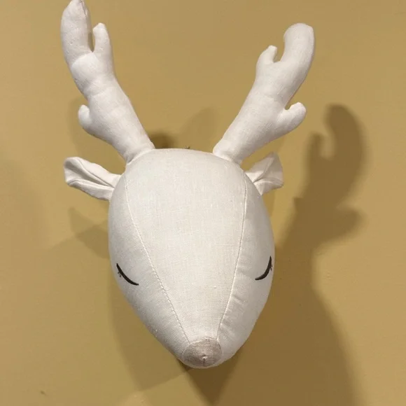 Reindeer Head Christmas Wall Decoration White Fabric “Stuffed” - Picture 5 of 11